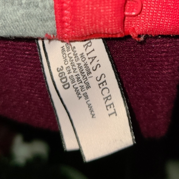 FUN RED PLAID VICTORIA'S SECRET BRA - Picture 3 of 4